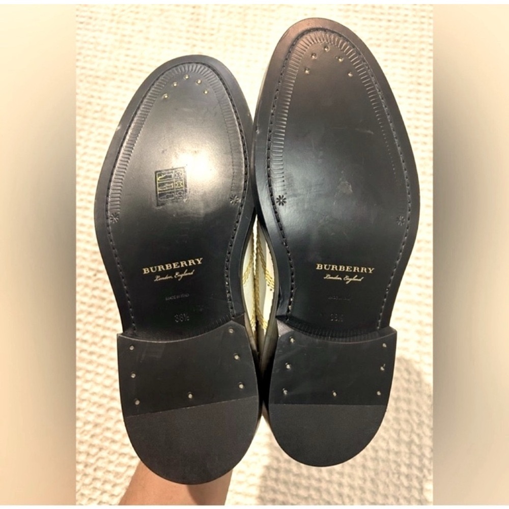 Burberry Cream and Black Shoes - Picture 4 of 9